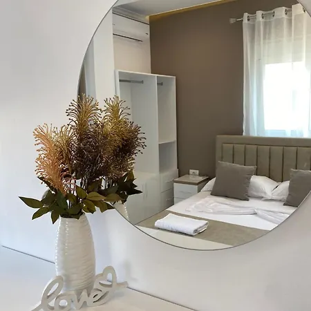 Nikol Apartment Sarande