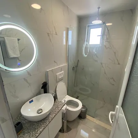 Nikol Appartamento Sarandë